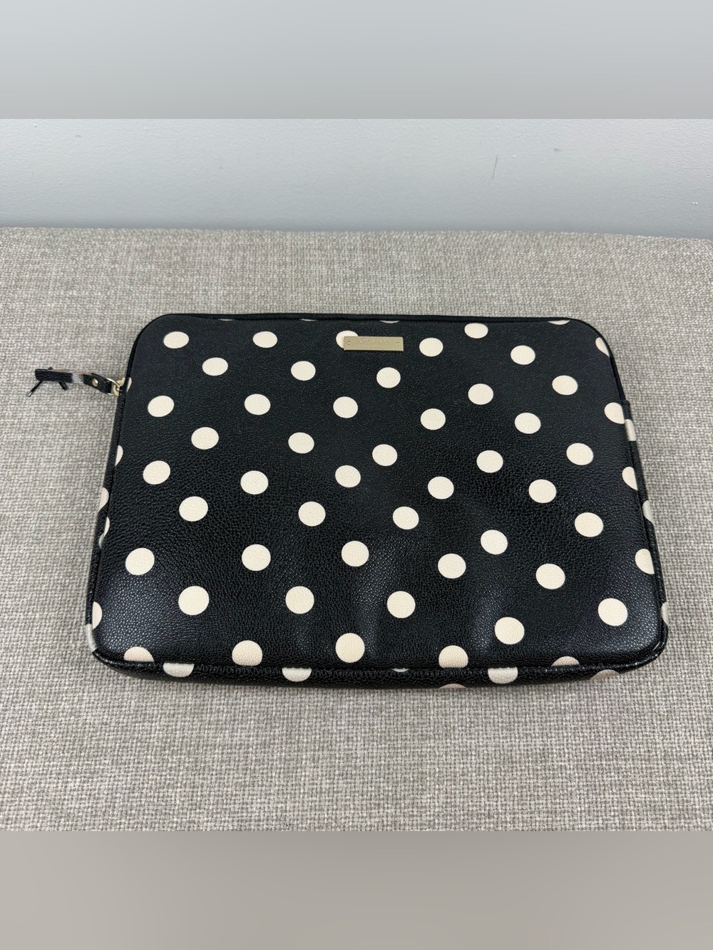 KATE SPADE Polka Dot Laptop Ipad Padded Sleeve Case Black White Portfolio Travel
